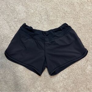 Women’s Lululemon Groovy Run Shorts Size 10